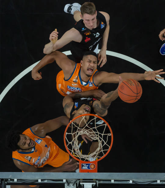 他以反应快 他以反应快