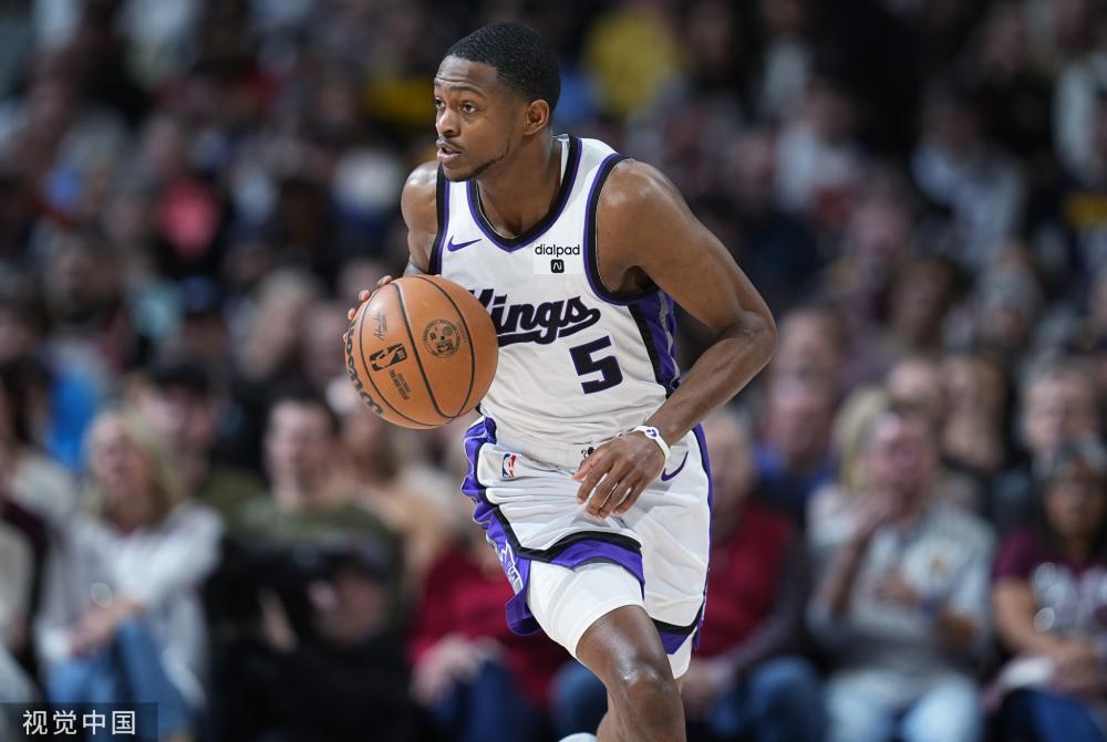 显示了他的 显示了他的