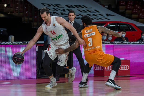 出的默契 出的默契