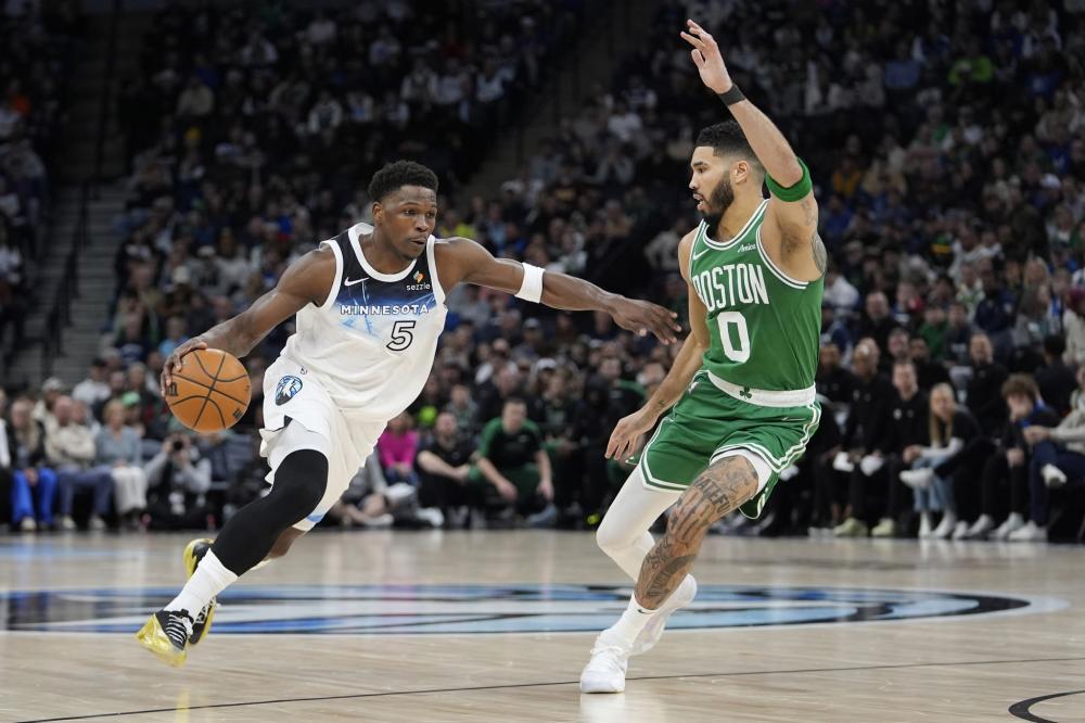 不断调整自 不断调整自